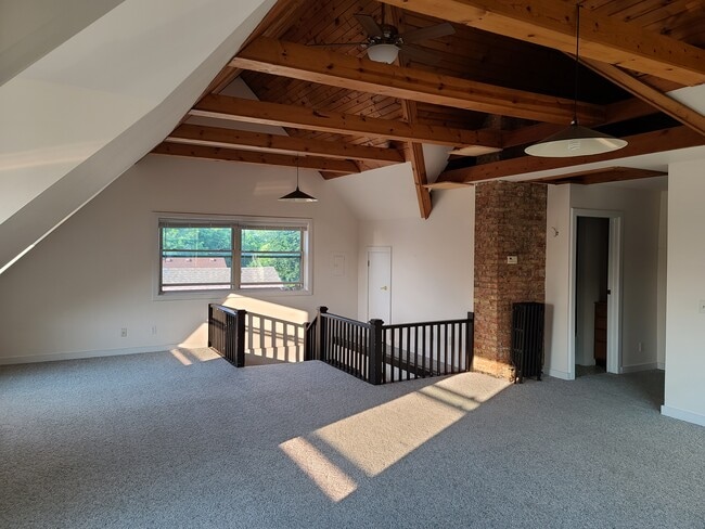 Building Photo - 729 E Gorham St