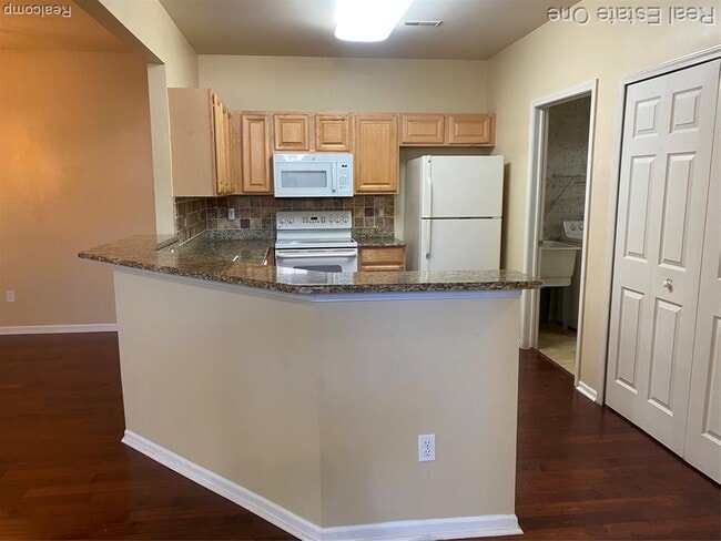 Building Photo - 16891 Dover Dr