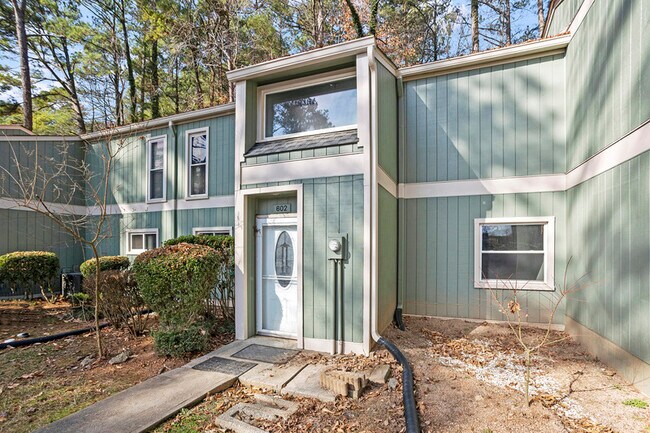 Foto del edificio - 602 Dylan Ct