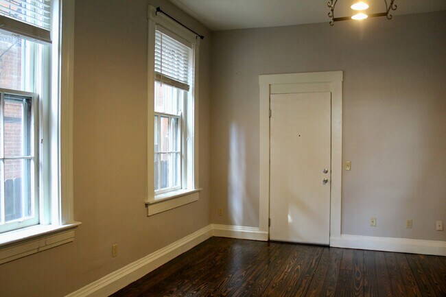Foto del edificio - 541 E 13th St