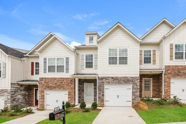 Building Photo - 212 Riley Cir