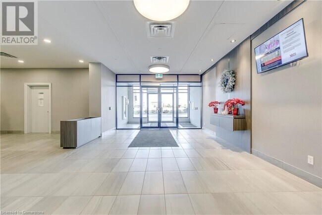 Photo du bâtiment - 150 Oak Park Blvd