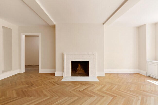 Foto del edificio - 66 W 12th St