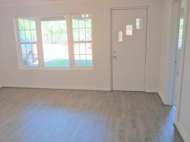 Sala de estar - 2185 Foxfire Rd