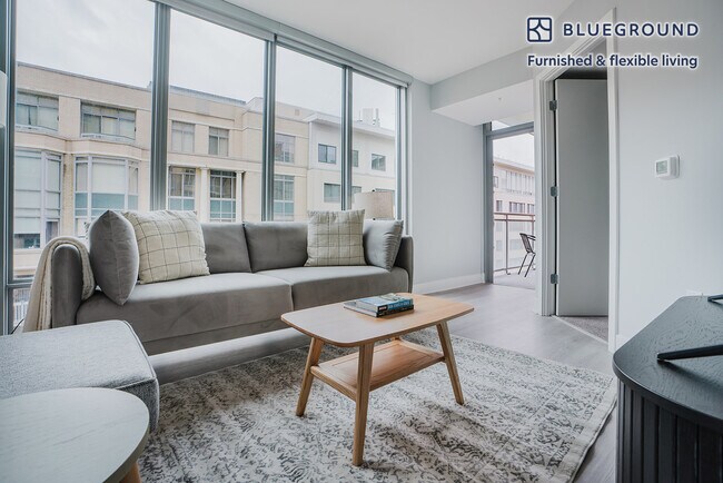 Foto del edificio - 4850 Rugby Ave