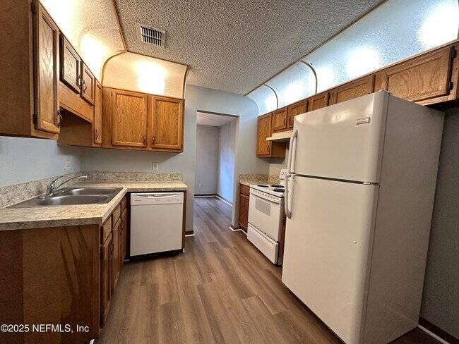 Building Photo - 1114 W Romaine Cir