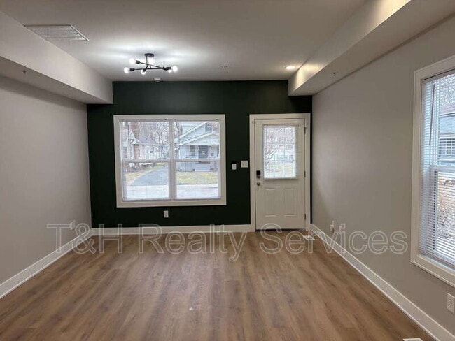 Foto del edificio - 3903 Winthrop Ave