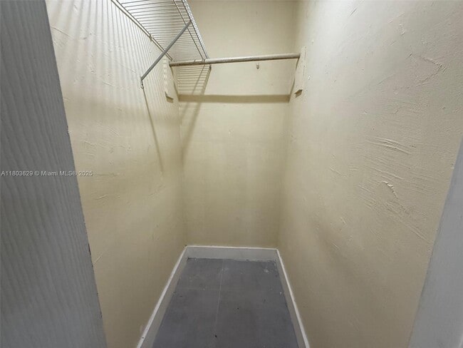 Foto del edificio - 2339 NW 35th St