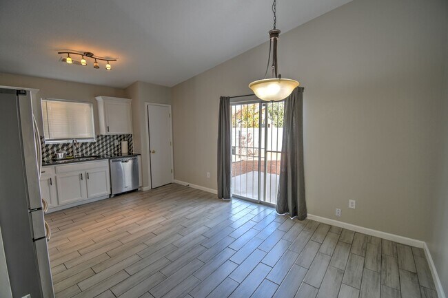 Foto del edificio - Great 3 Bedroom 2 Bathroom Home !!!!