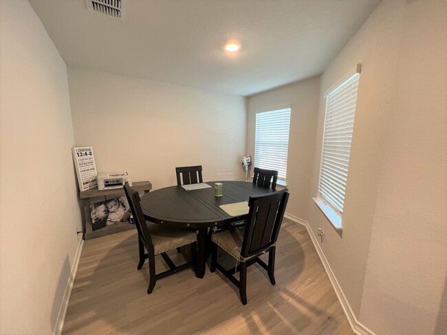 Building Photo - 4 br, 2.5 bath House - 846 Brown Thrasher