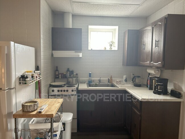 Foto del edificio - 322 N Main St