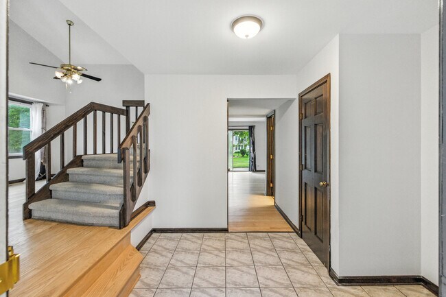 Foto del edificio - 421 Concord Ln