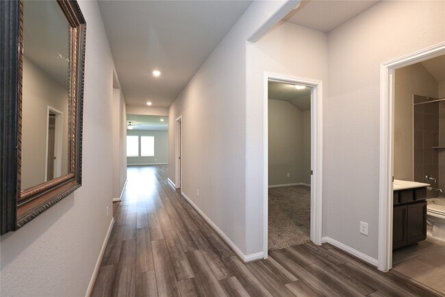 Building Photo - 2127 Cherryvale Dr