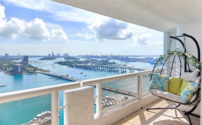 Building Photo - 1717 N Bayshore Dr