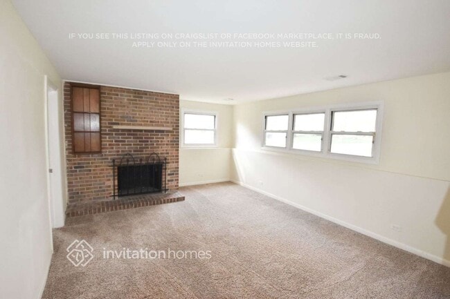 Building Photo - 714 N Pinecrest Rd