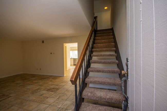 Building Photo - Spacious 3BR Condo with Pool View in Tangl...
