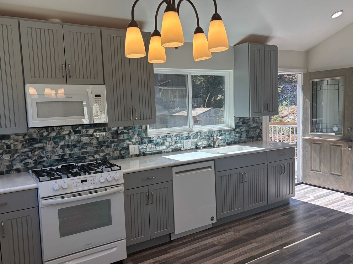 Foto principal - Great Location! A Must See 2 Bedroom/ 2 Ba...