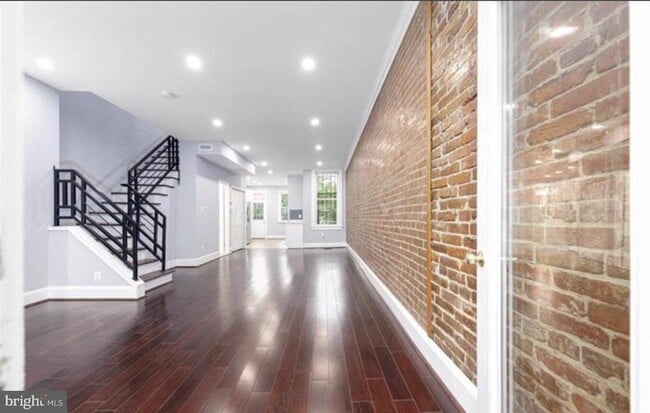 Building Photo - 3633 11th St NW