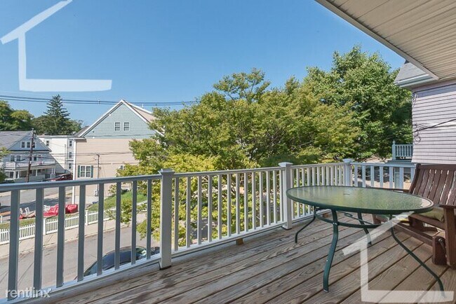 Building Photo - 4 br, 2 bath House - 31 Champney St