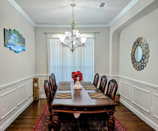 Foto del edificio - 2472 Twin Oaks Dr