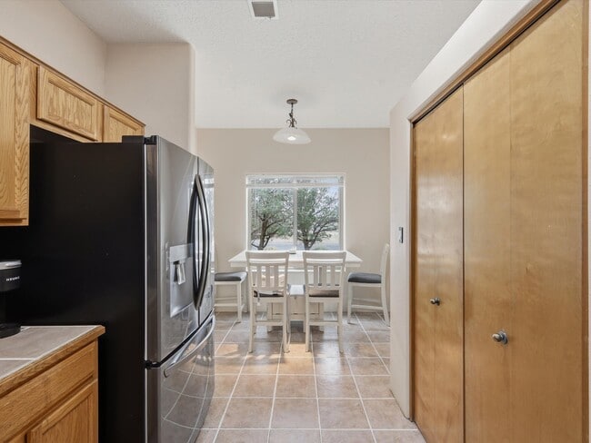 Building Photo - 3224 Nizhoni Dr