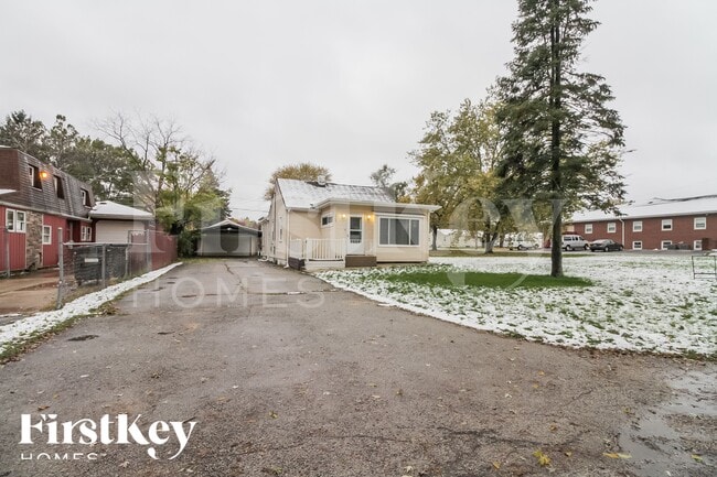 Building Photo - 1369 Hinman St