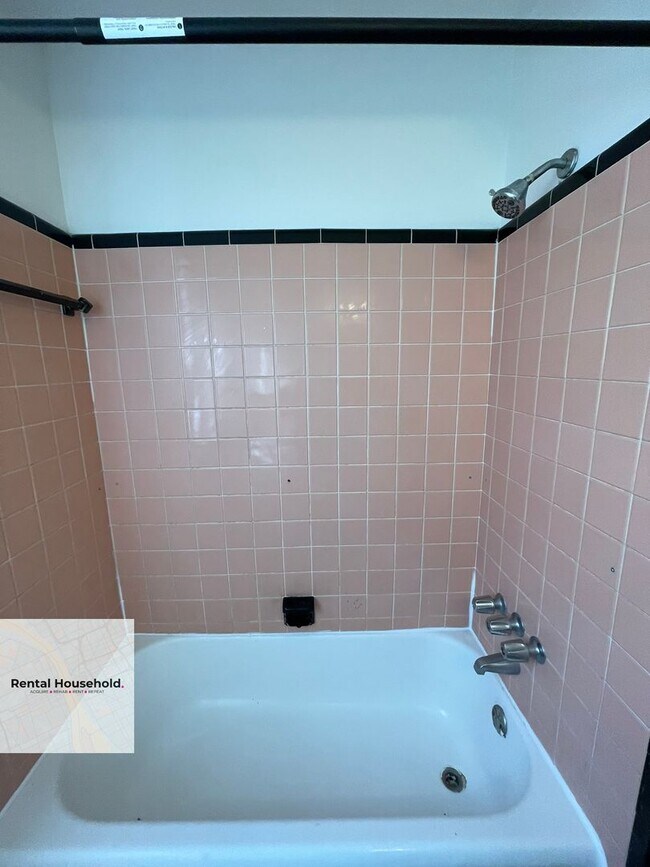 Foto del edificio - Dream Bungalow Awaits: Space, Style & Serenity!~ $1400