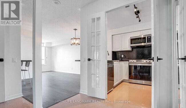 Photo du bâtiment - 8 Hillcrest Ave