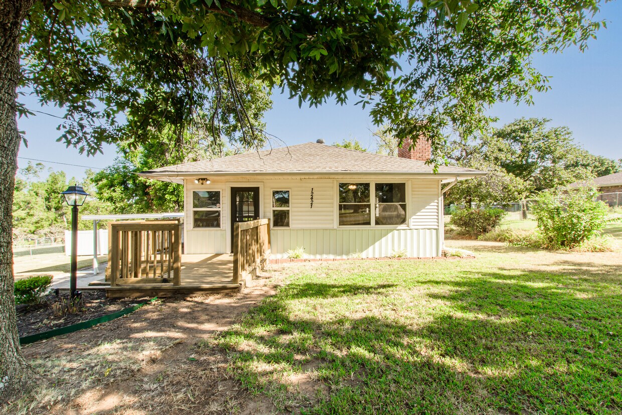 Primary Photo - 12421 Max Ln