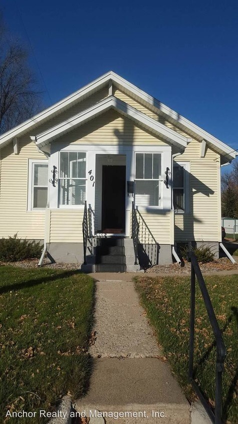 Primary Photo - 401 9th Ave NE
