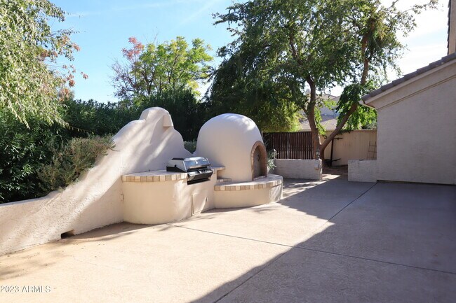 Foto del edificio - 948 W Ebony Dr