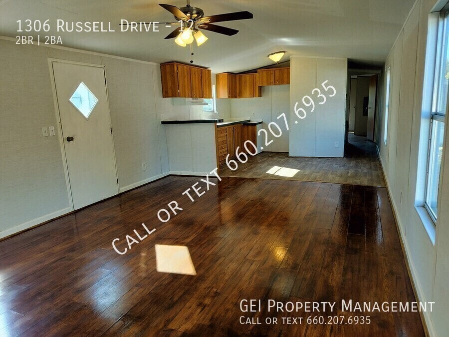 Foto principal - 1306 Russell Dr