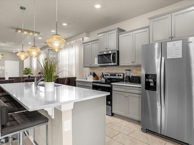 Building Photo - 1826SD  Amazing 5BR Villa in Windsor Islan...