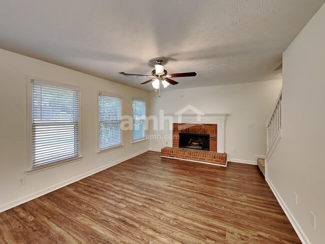 Building Photo - 4972 Hopeland Dr