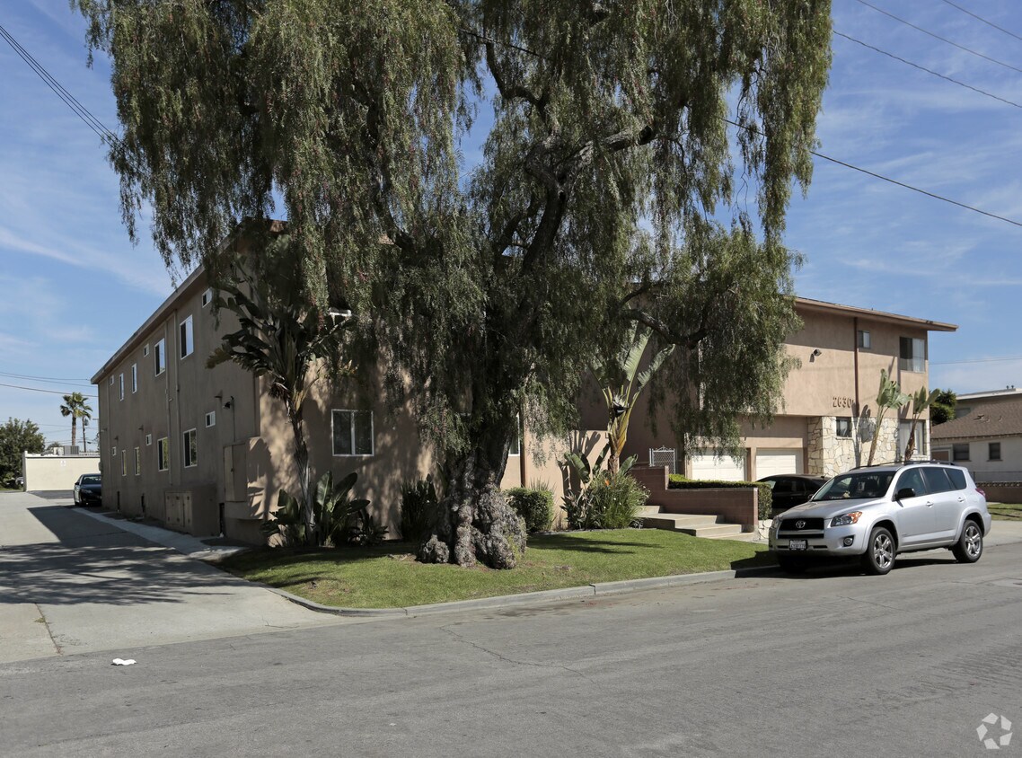 Building Photo - 2638 Linden Ave