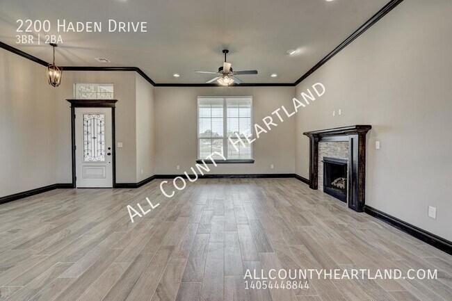 Building Photo - Custom Home in Desirable Cottonwood Creek!