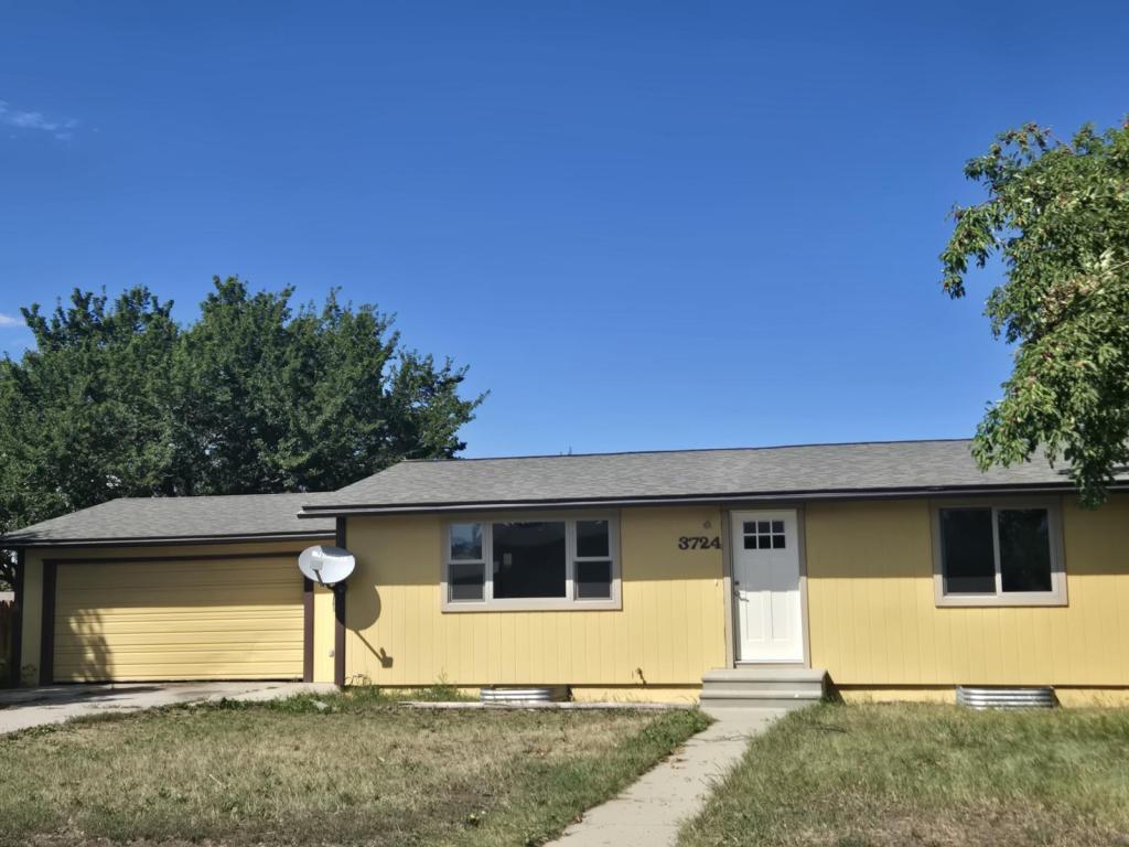 Primary Photo - 3724 Aster St