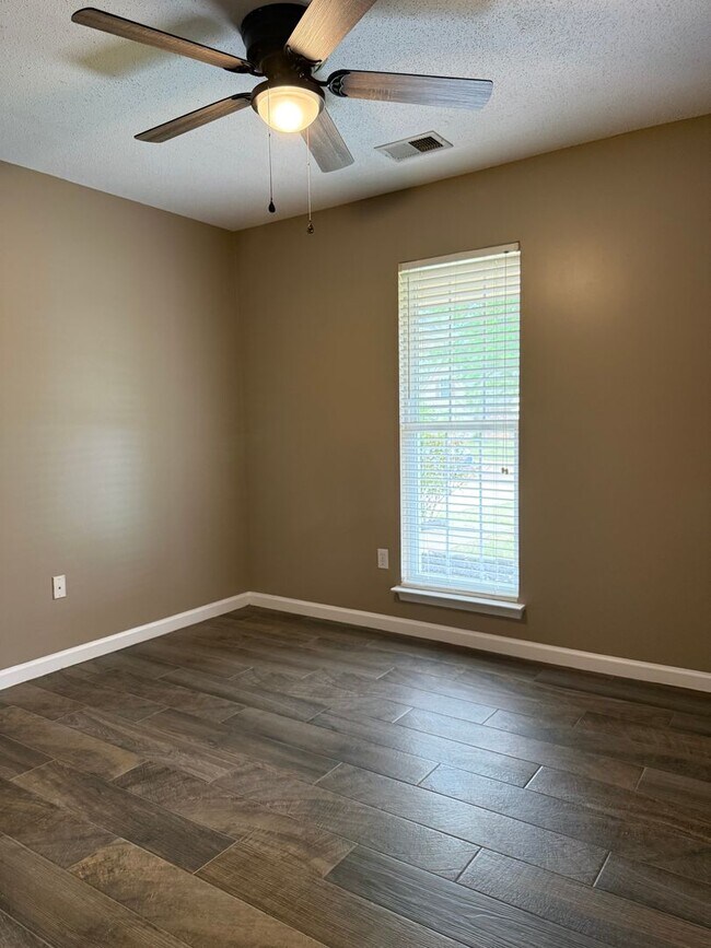 Foto del edificio - Gorgeous 3 bedroom 2 bath home in Hernando, MS