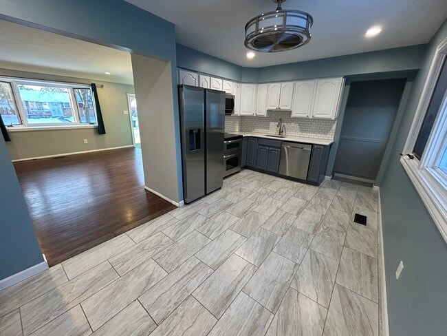 Foto del edificio - 6838 Moccasin St