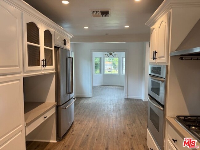 Building Photo - 7241 Forbes Ave