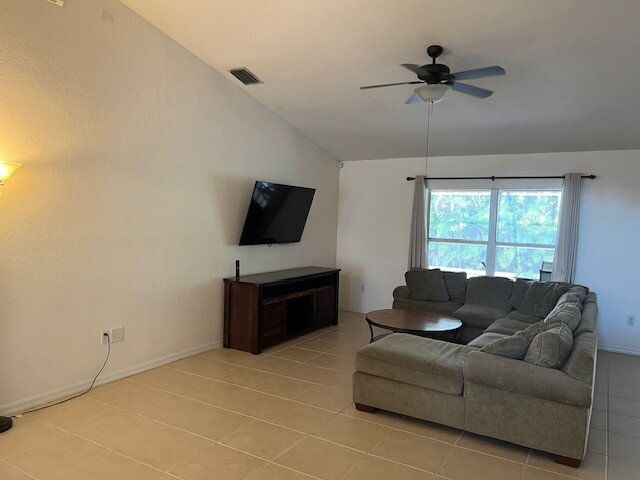 Foto del edificio - Furnished 4-Bedroom Home with Private Pool...