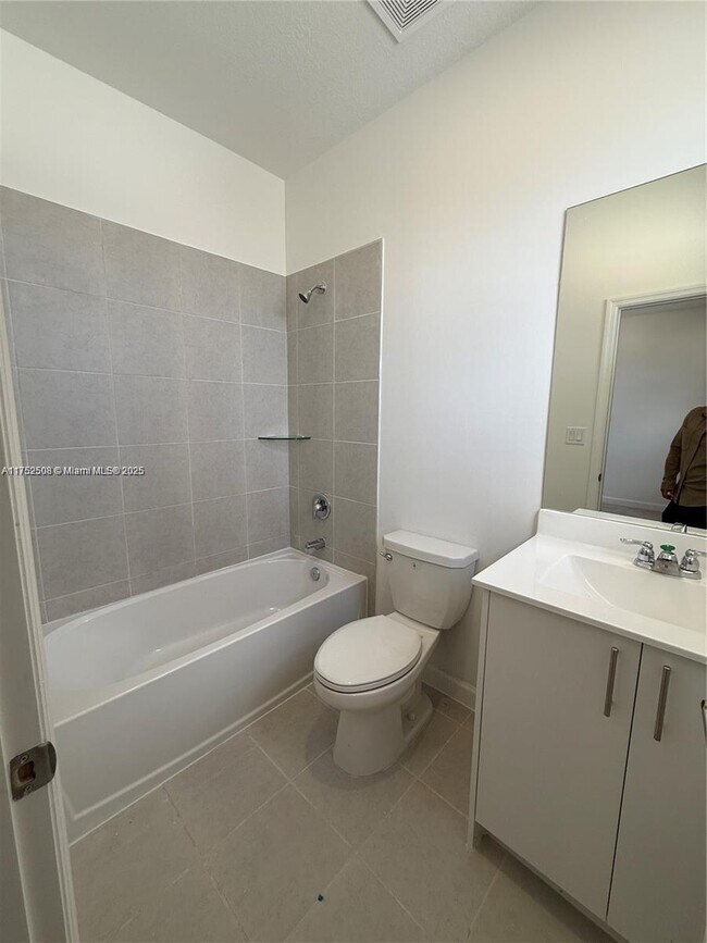 Foto del edificio - 2834 SE 25th Ave