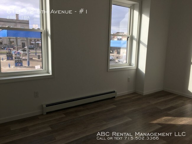 Building Photo - 2 Bedroom