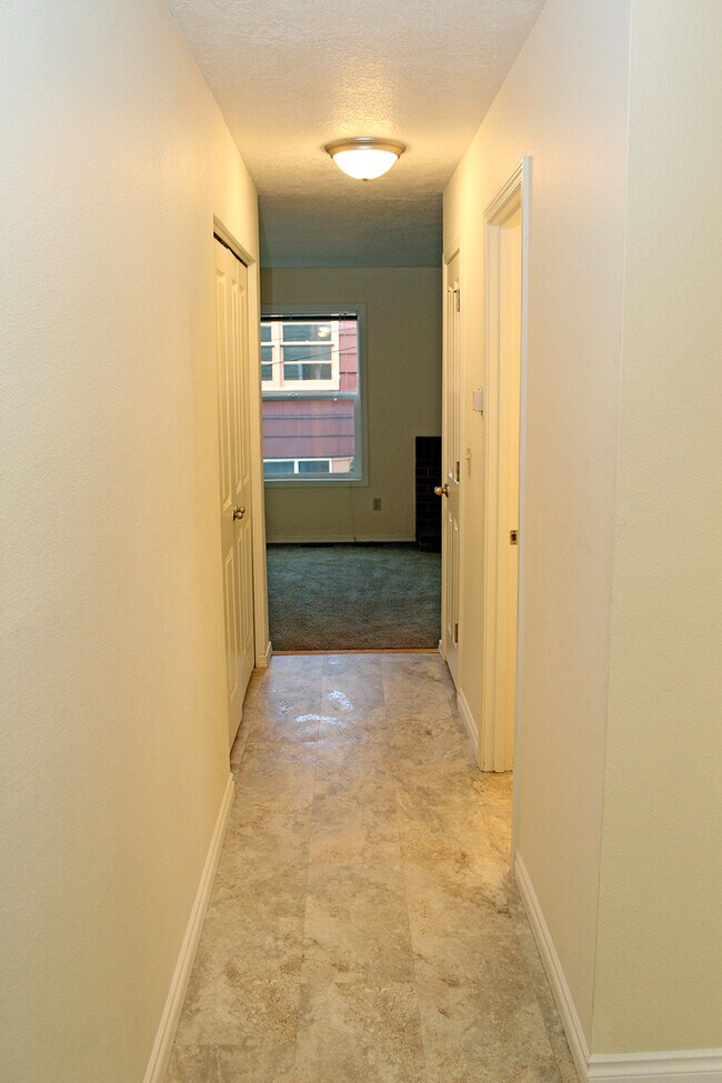 Foto del edificio - 3805-3805 SE Cesar Estrada Chavez Blvd