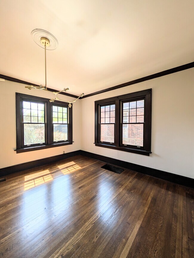 Foto del edificio - 1041 Franklin Ave