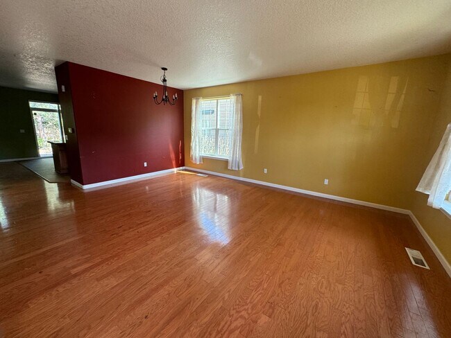 Building Photo - 3780 SE Belle Oak Ave