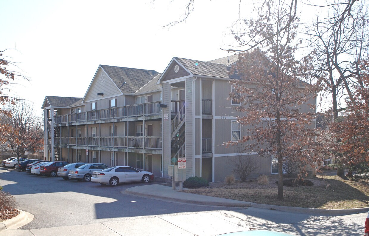 1712 Ohio St, Lawrence, KS 66044 Apartments Lawrence, KS