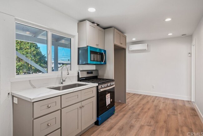 Cocina - 728 E Palmer Ave