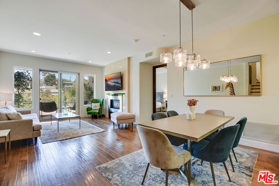 Foto principal - 1318 S Roxbury Dr