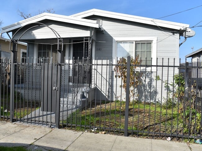 Photo - 1285 77TH AVENUE House